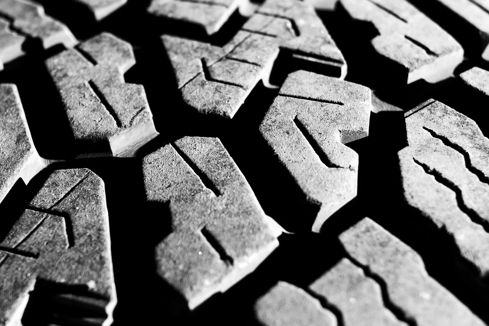 When to Replace Tires: Signs, Tread & Tire Age